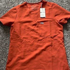 New women’s figs one pocket top and cargo pants set